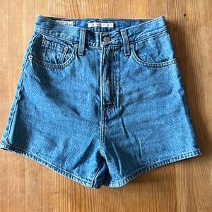 Levi’s High & Loose Shorts US 24